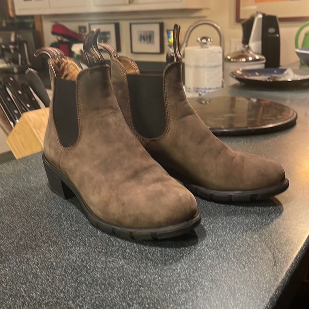 blundstone boots